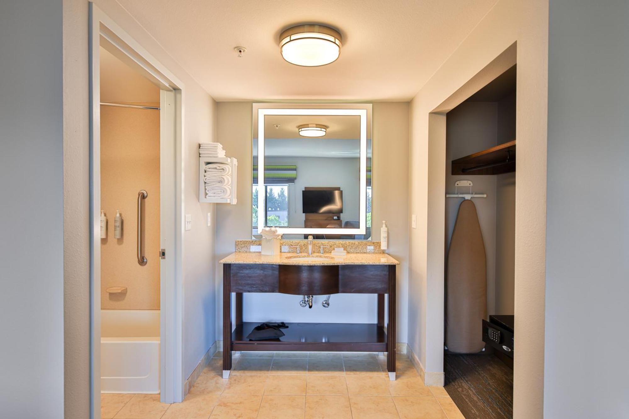 Hampton Inn & Suites By Hilton Seattle/Kent Dış mekan fotoğraf